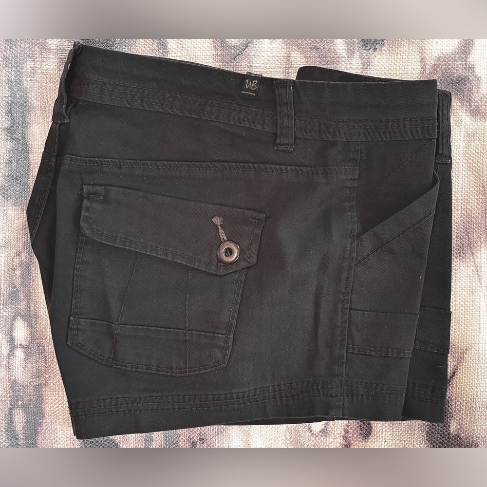 UNIONBAY BLACK UTILITY STYLED SHORTS FOR WOMENS. Size: (9) - Picture 8 of 8